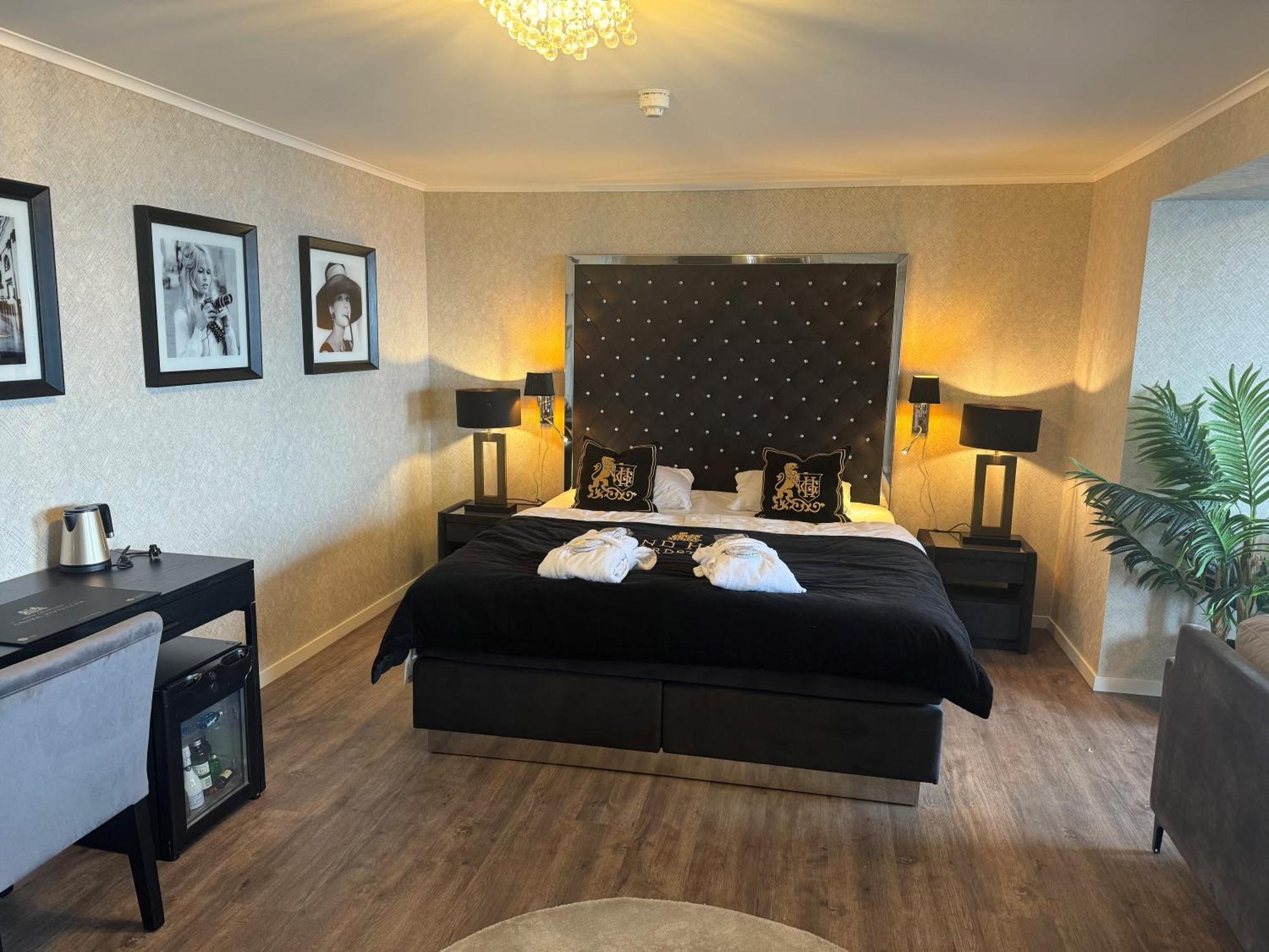 Hotel Grand - Unike 4*