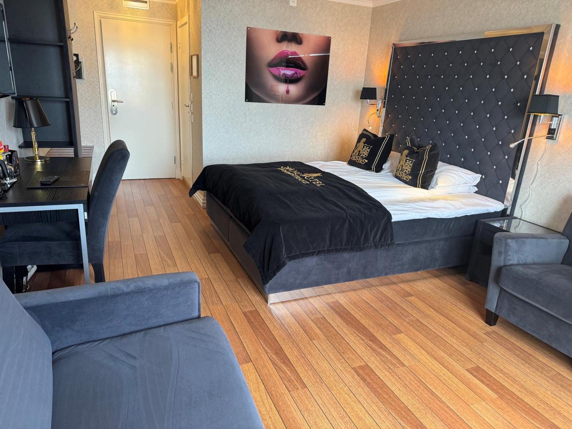 Hotel Grand - Unike