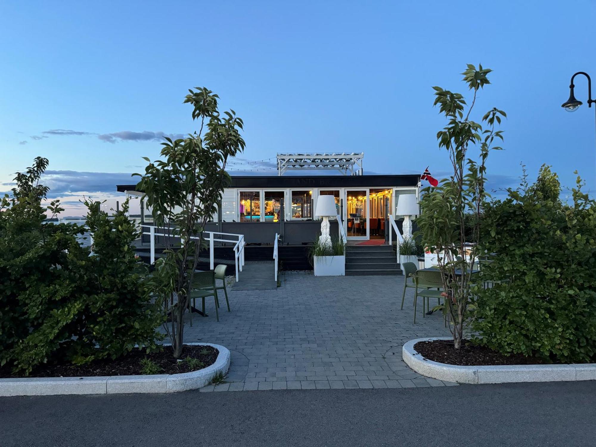 Grand - Unike Hotel 4*